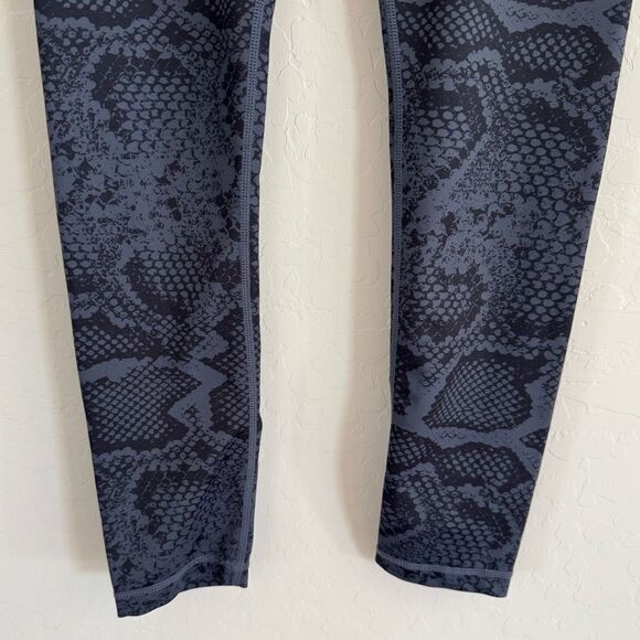 Anthropologie All Fenix Leggings Medium High Rise 7/8 Yoga Blue Snake Print M - Picture 6 of 8